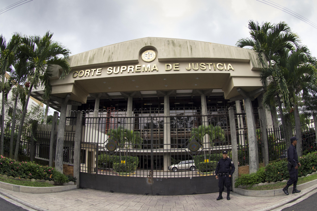 Sala admite demanda contra reformas a ley de Fideicomiso previsional