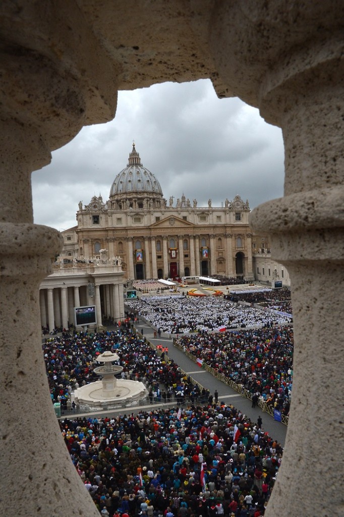 VATICAN-RELIGION-POPE-CANONISATION