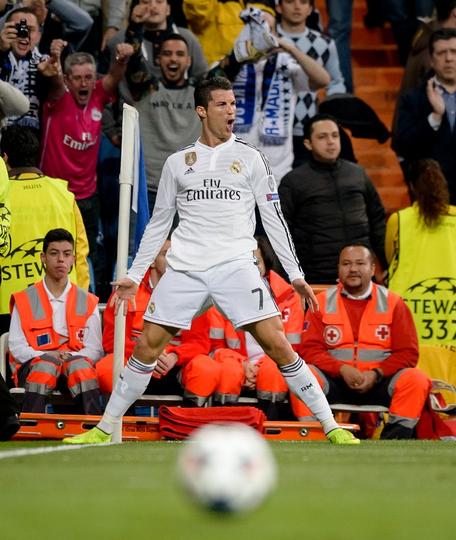 Cristiano Ronaldo Celebra Su Segundo Gol Marcado En La Uefa Champions