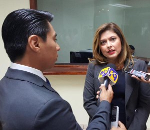 La diputada Patricia Valdivieso presentó este martes la propuesta de reformas a dos leyes penales. Foto D1: Tomada de @AsambleaSV.