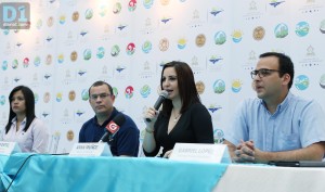 Gabriel López, representante de la empresa privada de Honduras; Anna Muñoz, gerente de mercado del Instituto Hondureño de Turismo; Carlos Ortíz, director comercial de Grupo Amate; y la representante de RINSA Tours, explicaron detalles sobre los paquetes vacionales para viajar a Honduras en las vacaciones de agosto. Foto D1: Nelson Dueñas.