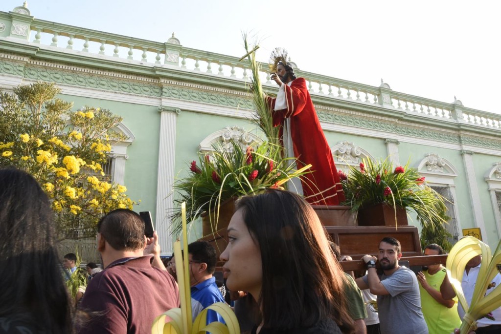 Procesión en Santa Tecla