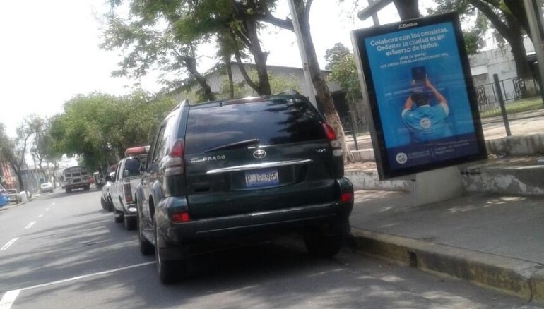 Camioneta de Casa Presidencial atropella y mata a mujer en carril