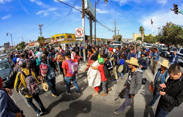 Caravana migrante recorre noroeste de M xico mientras EE.UU