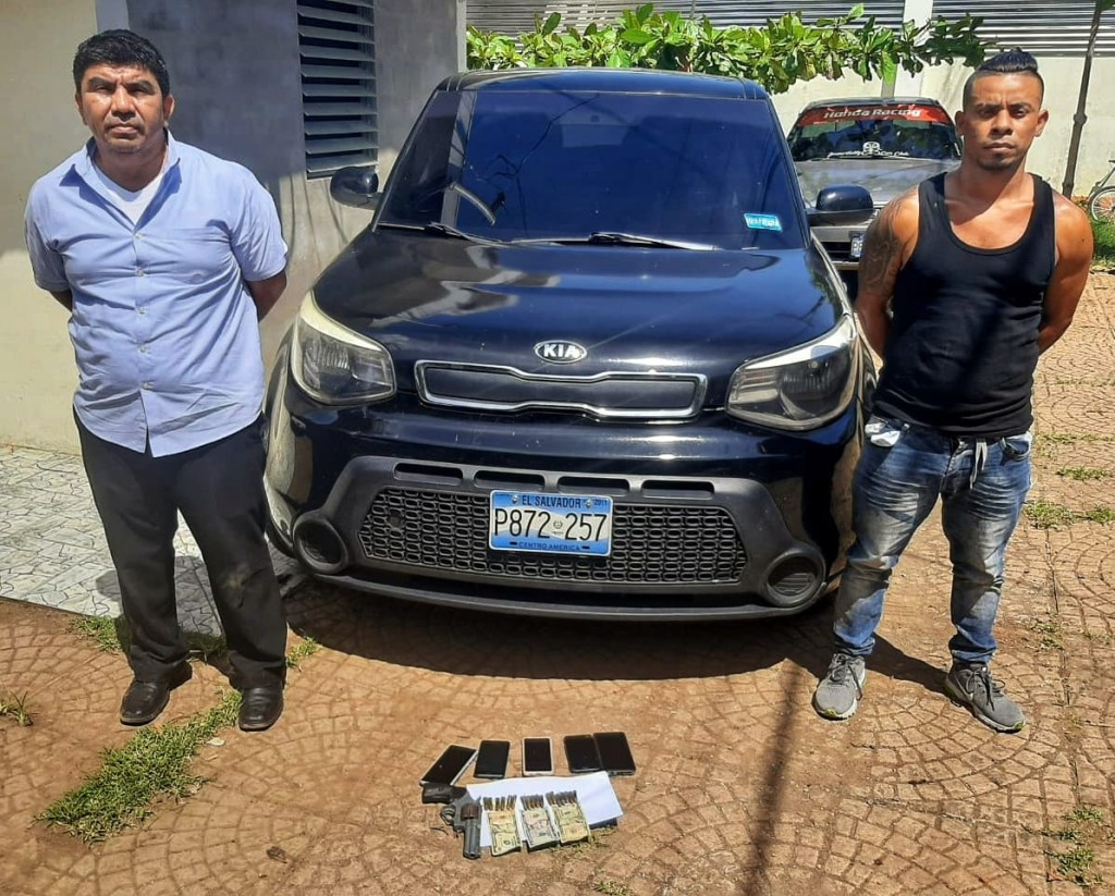 Capturan a dos hombres que portaban un arma de fuego ilegal - Diario1