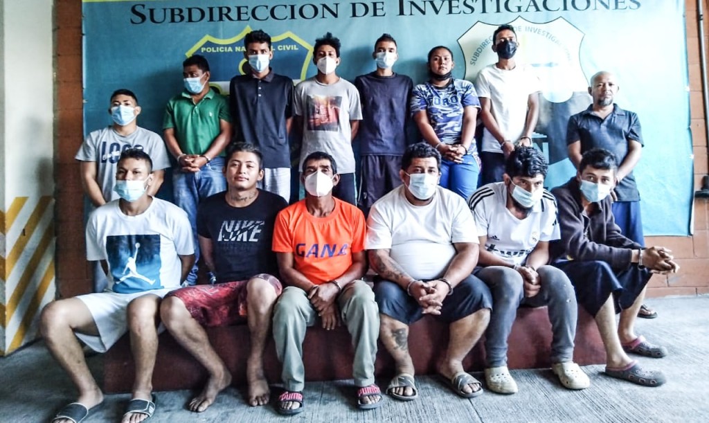 Pandilleros capturados en Ciudad Arce, La Libertad. Foto: PNC