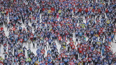 Moscow (Russian Federation), 11/02/2023.- General view of the start of the traditional cross country skiing mass race 'Ski-Track of Russia' in Khimki, outside Moscow, Russia, 11 February 2023. Thousands of people took part in the competition all around Russia. (Rusia, Estados Unidos, Moscú) EFE/EPA/SERGEI ILNITSKY