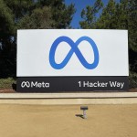 Imagen de archivo del logo y nombre Meta frente a la sede de Facebook en Menlo Park, California (Estados Unidos). EFE /EPA/JOHN G. MABANGLO