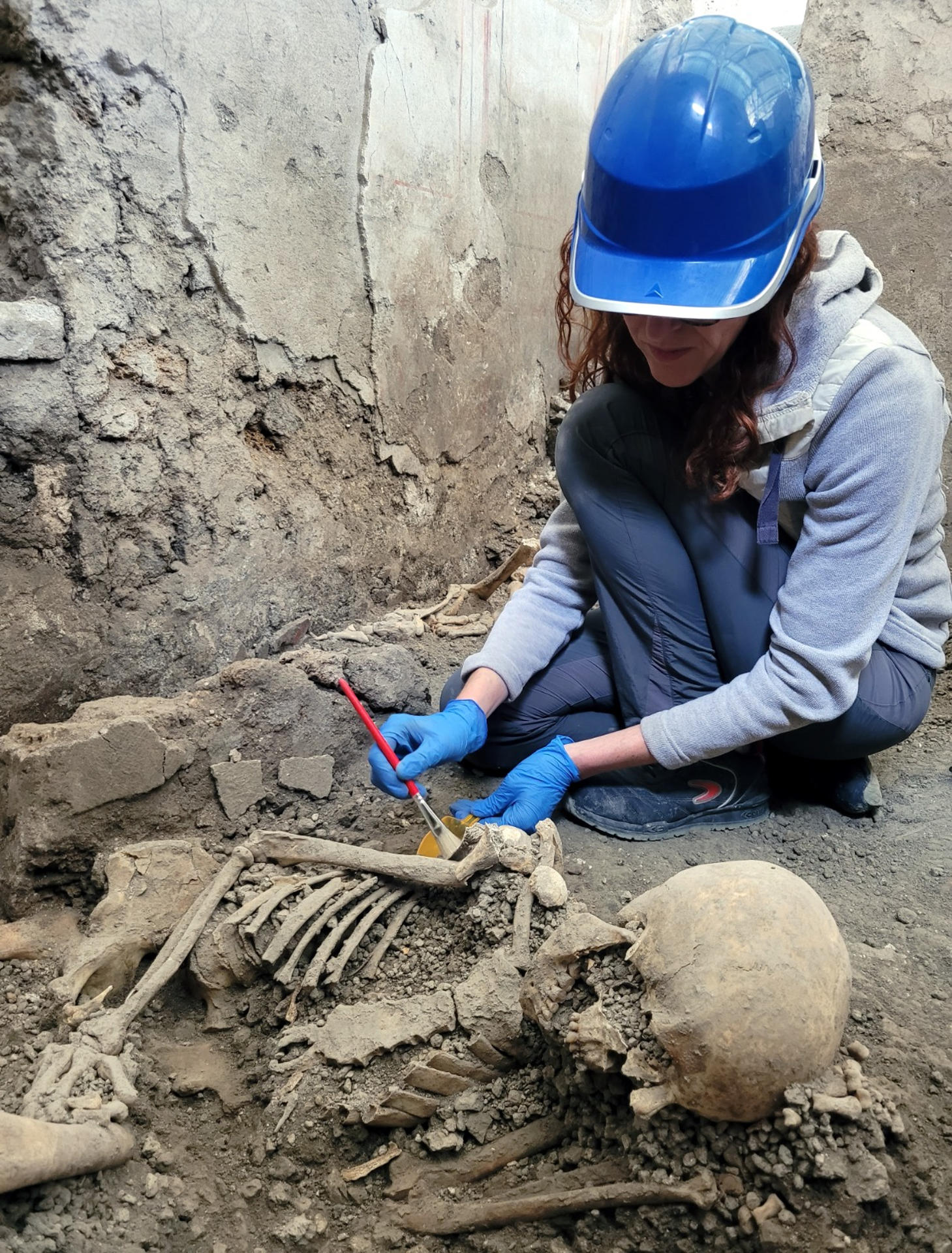 Restos de un esqueleto hallado en una excavación actual en Pompeya. EFE/Área Arqueológica de Pompeya SOLO USO EDITORIAL/SOLO DISPONIBLE PARA ILUSTRAR LA NOTICIA QUE ACOMPAÑA (CRÉDITO OBLIGATORIO)