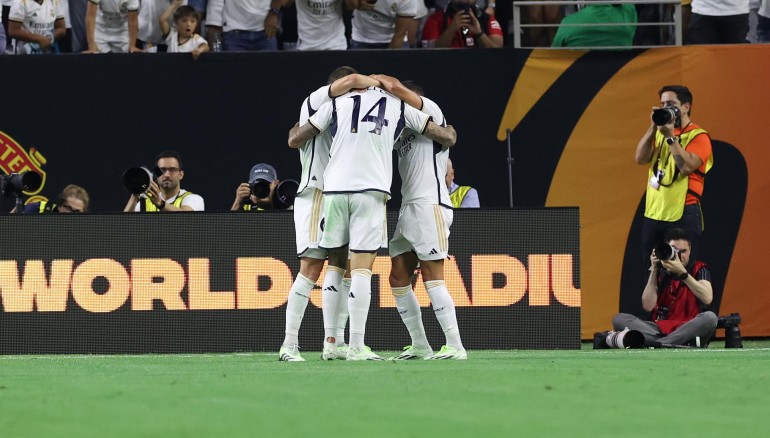 Jugadores del Real Madrid celebran un gol contra el Manchester United. EFE/EPA/ADAM DAVIS