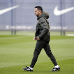 El técnico del FC Barcelona, Xavi Hernández, durante un entrenamiento. EFE/Archivo/ Alberto Estévez.