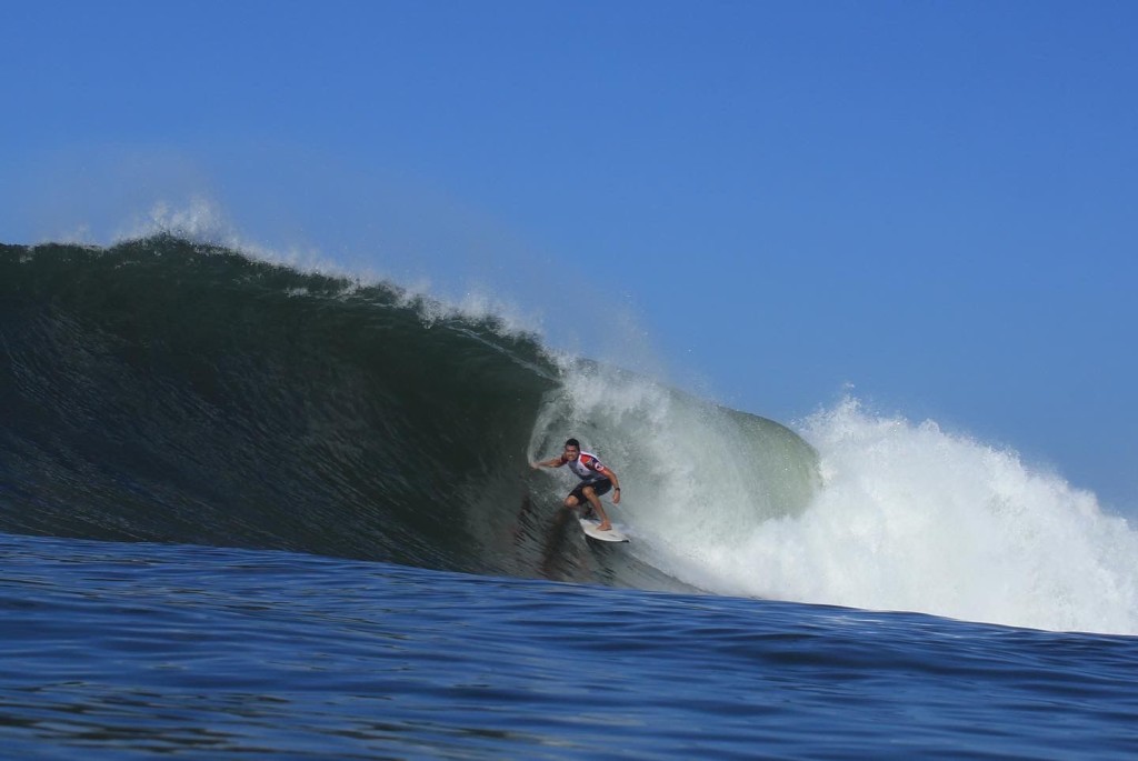 José "Bamba" Díaz cuenta con una destacada trayectoria en el surf profesional. Ahora se dedica a enseñar este deporte Foto: D1/ Cortesía José "Bamba" Díaz