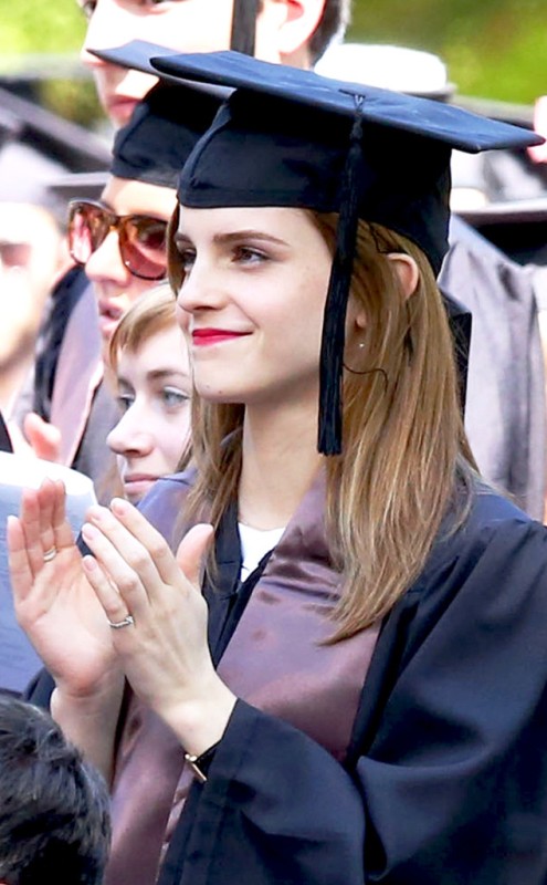 Emma Watson durante su graduación. Foto D1: E! online