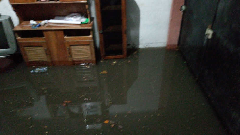VIDEO | Calles y casas inundadas en colonia Santa Lucía tras últimas lluvias  |