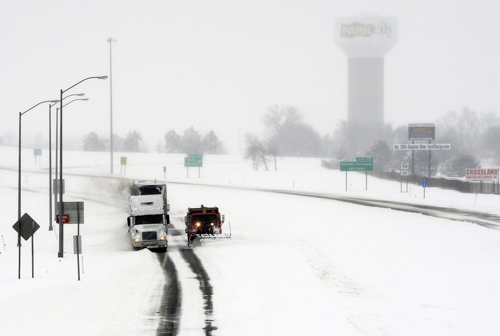 Una tormenta de nieve complica la movilidad en EE.UU. en Navidad - Diario1