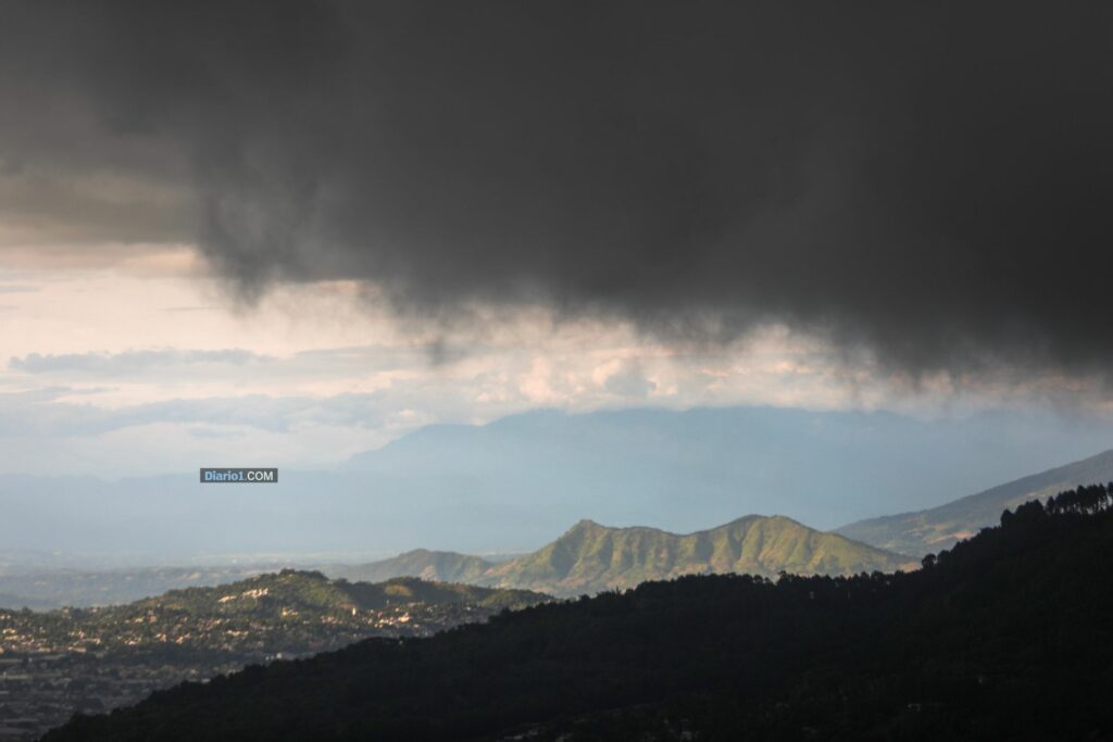 El clima afectó gran parte de El Salvador, sin embargo, no llovió en todo el territorio. 