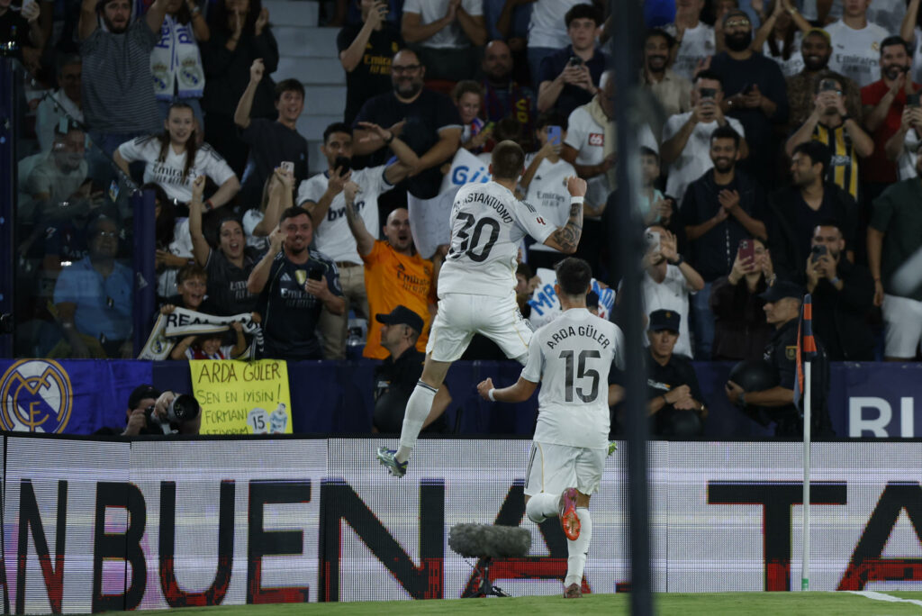 Mbappé y Vinícius sentencian al Levante en el estreno goleador de ...