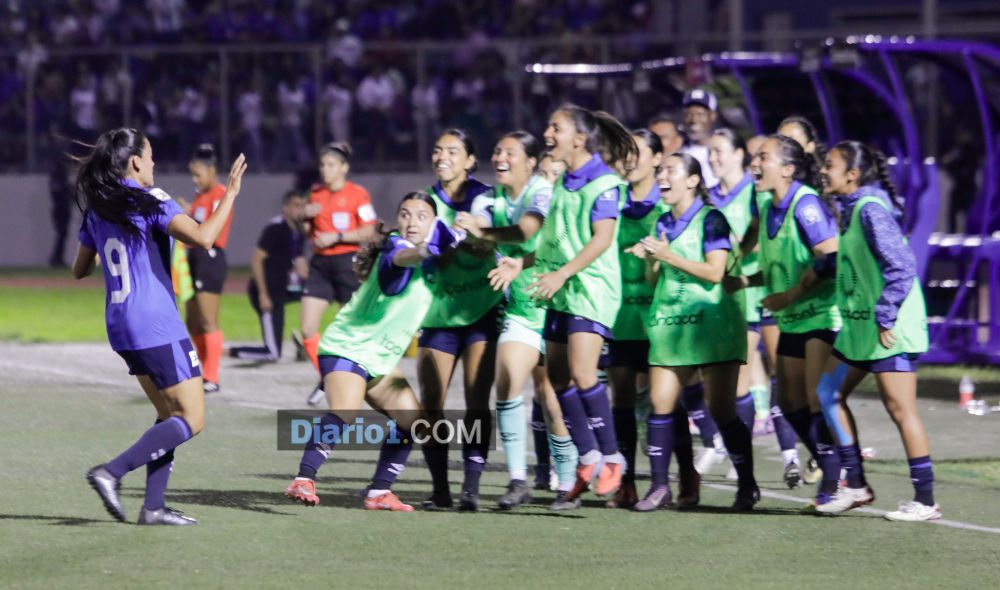El Salvador golea 13-0 a Barbados y se coloca líder en la eliminatoria ...