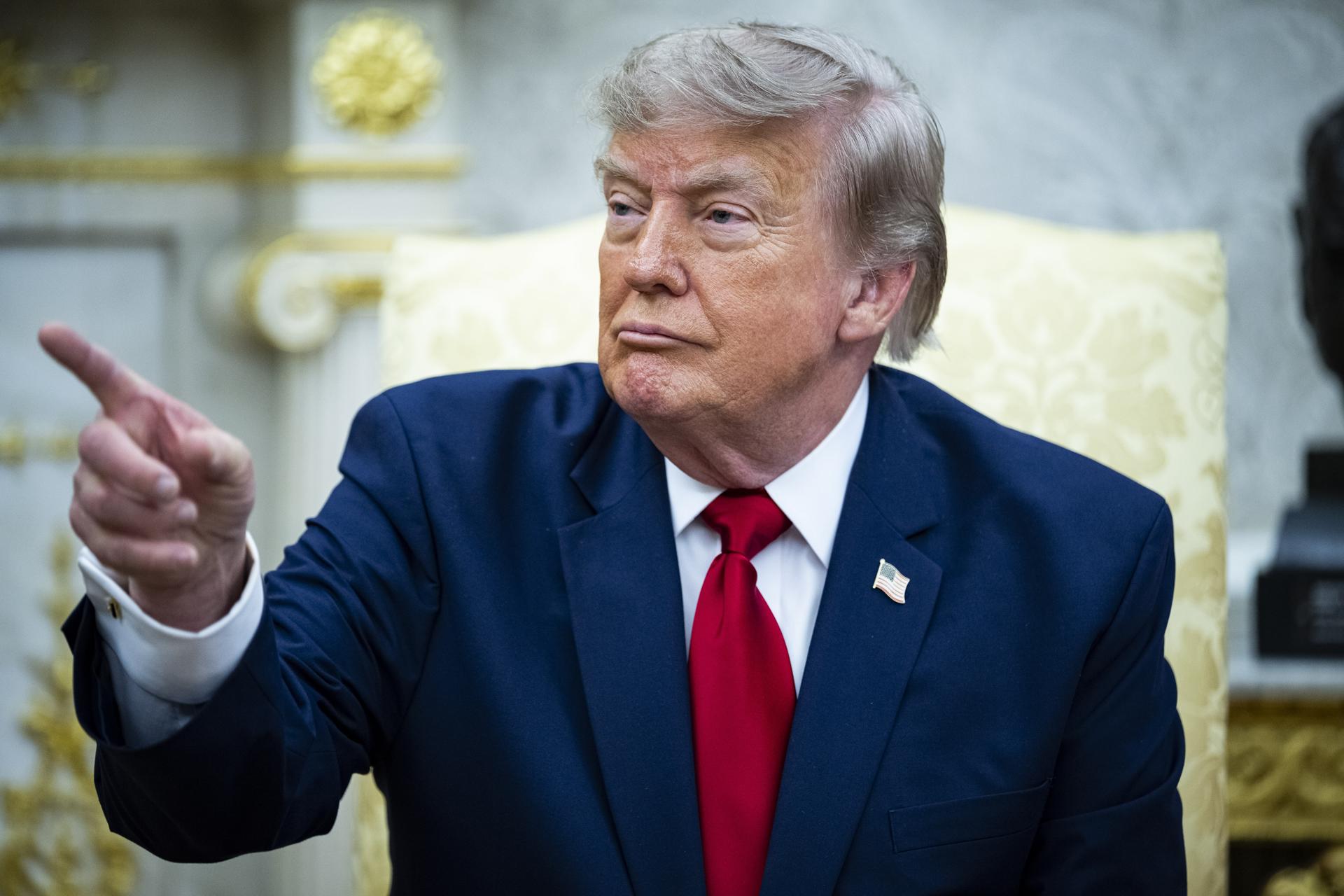 Trump rechaza la suspensión de controles de tráfico del ICE tras las muertes en Maine y Texas